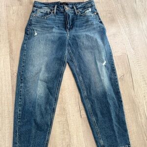 Blue Boyfriend Jeans with Relaxed Fit and Distressed Details